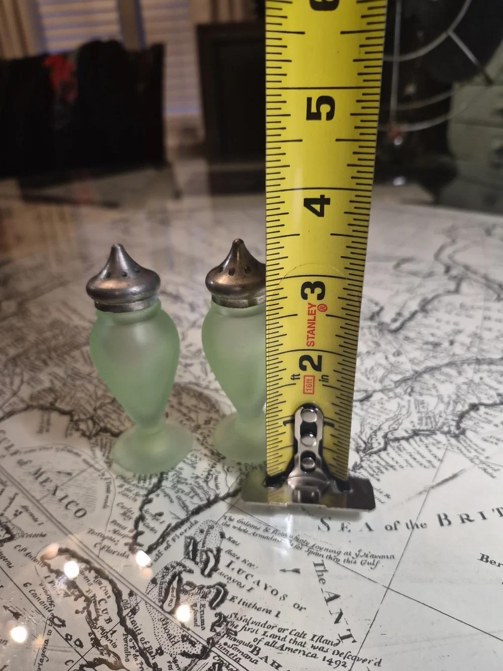 URANIUM JADE VINTAGE SALT/PEPPER SET